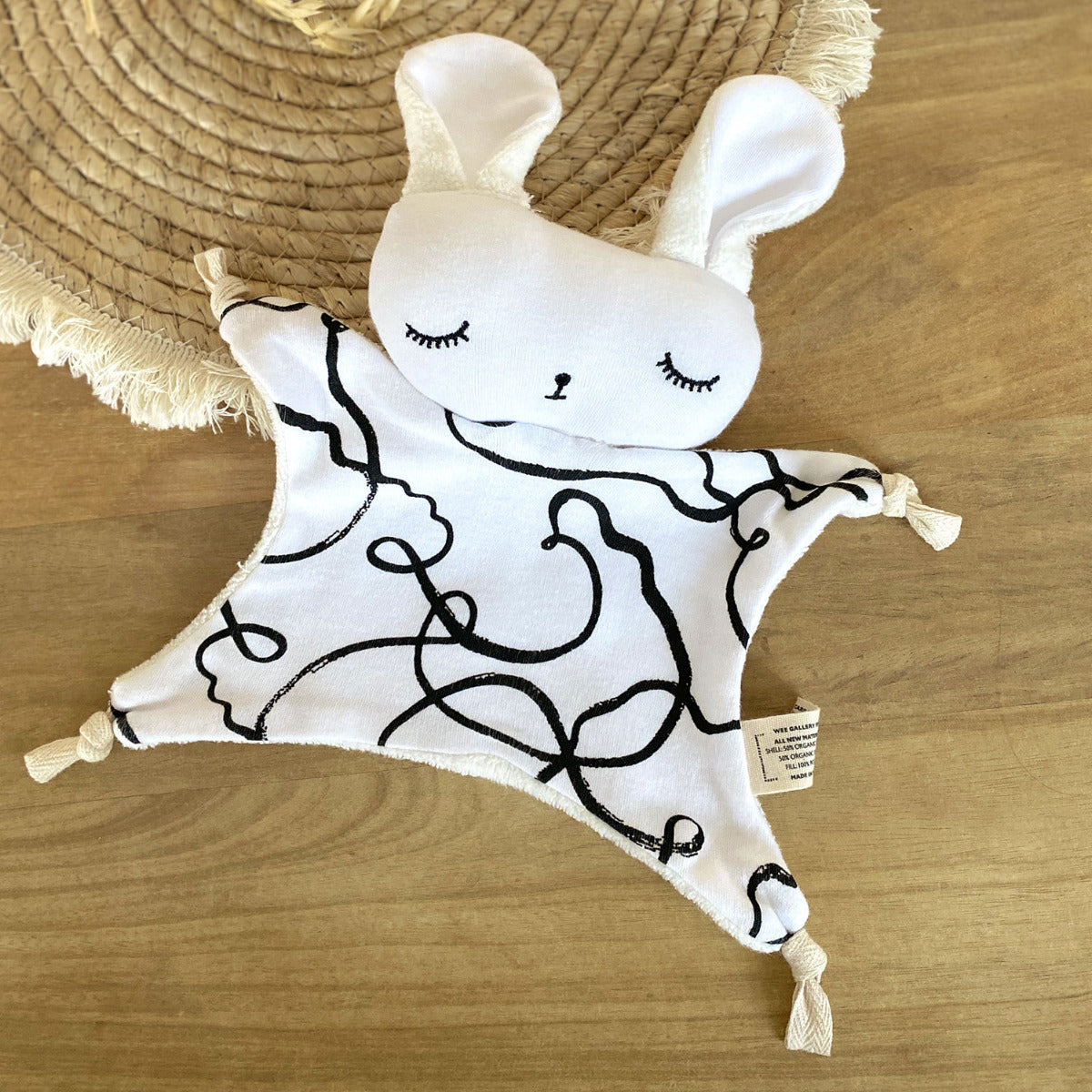 Lapin câlin en coton bio Wee Gallery - Lilinappy