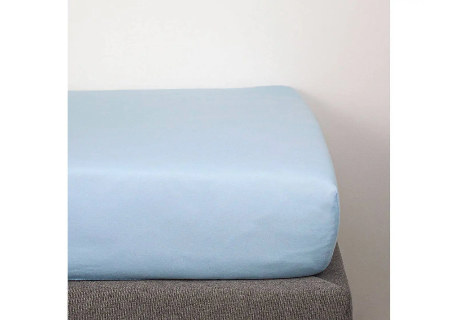 Drap housse coton bio Kadolis pour lit bébé - Bleu - Lilinappy