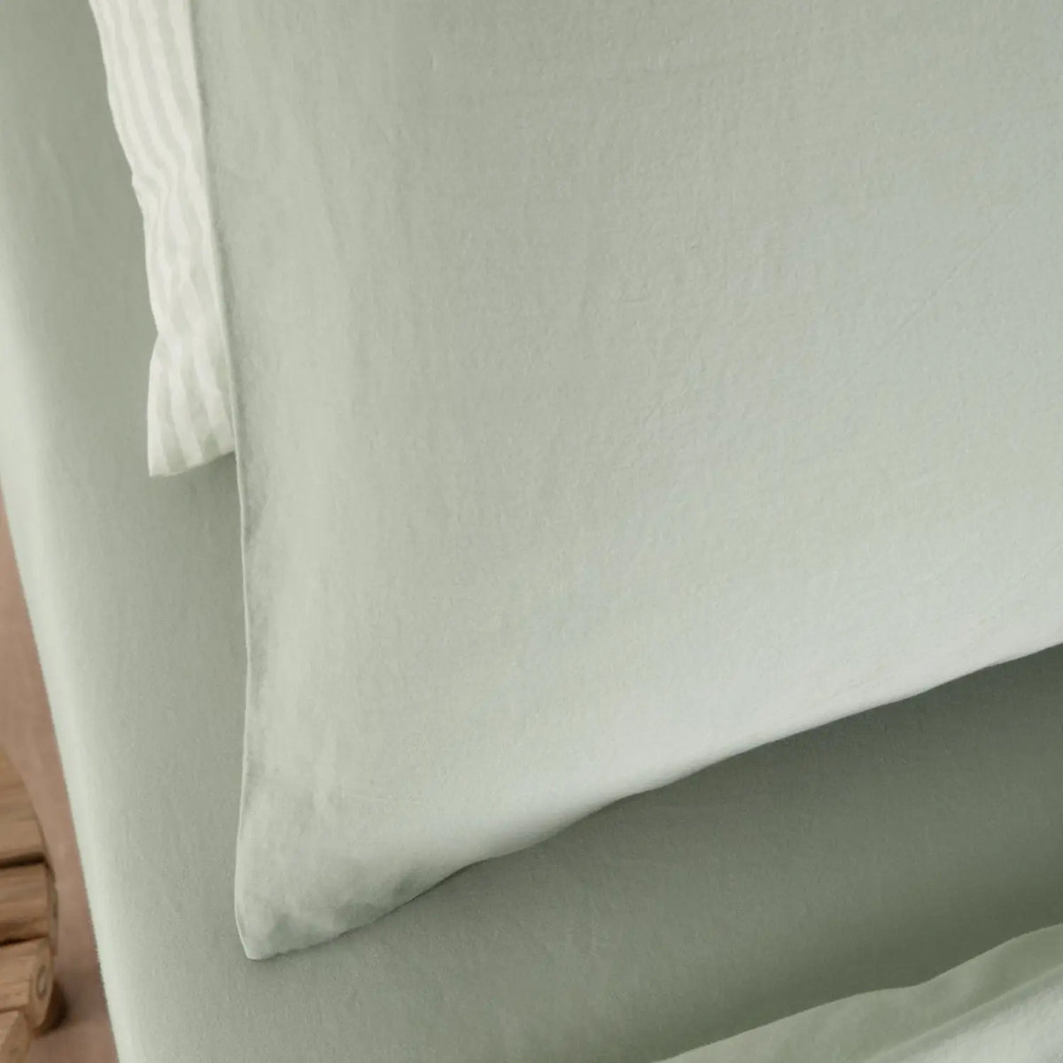 Drap housse enfant Satin de Coton Bio lavé Kadolis - Tilleul