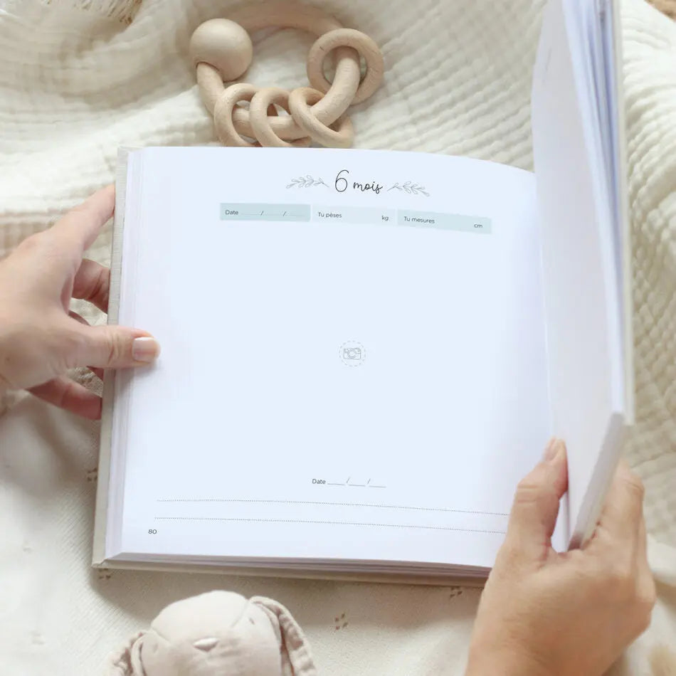 Livre Souvenirs de bébé première année Zü - Lilinappy