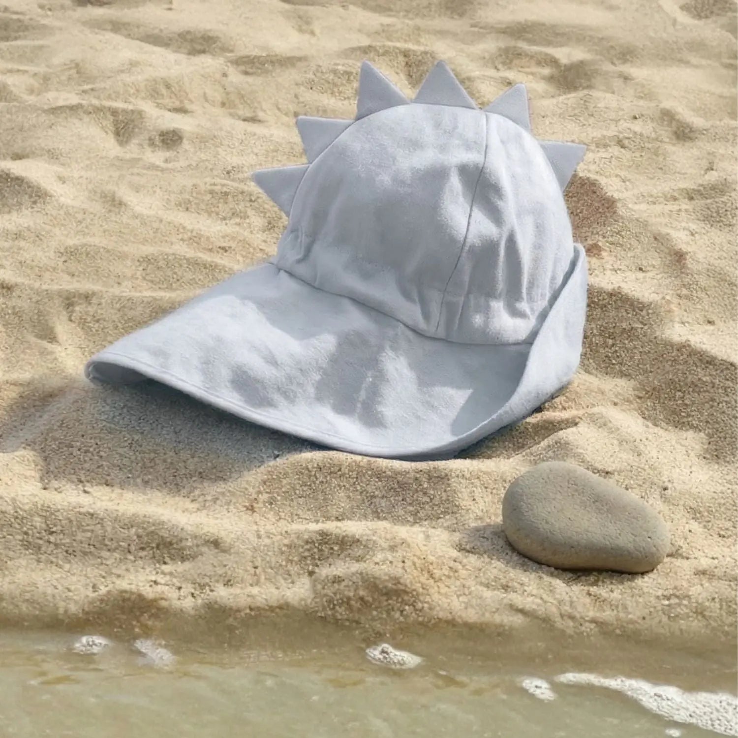 Chapeau de soleil évolutif en chanvre & coton bio Manymonths - DINO Beach dust 