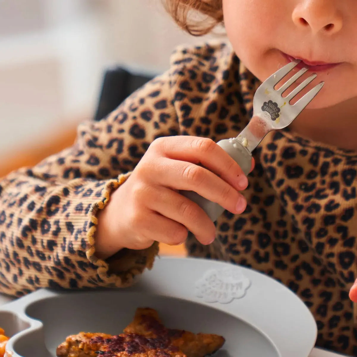 Couverts pour les bébés + 12 mois Nana's Manners Gris