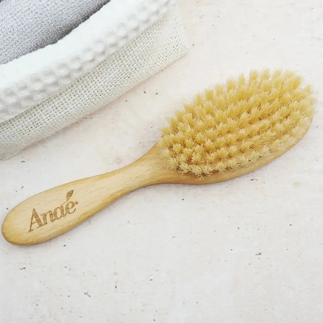 Brosse à cheveux enfant Anaé - Soies naturelles - Lilinappy