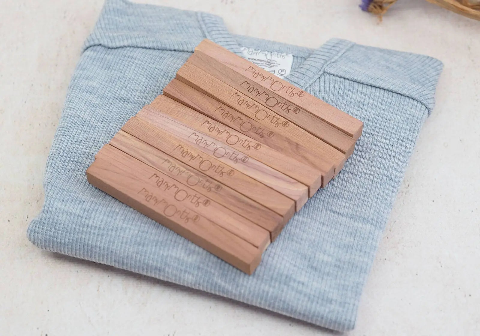 Lot de 10 bâtonnets en bois de cèdre Manymonths - Lilinappy