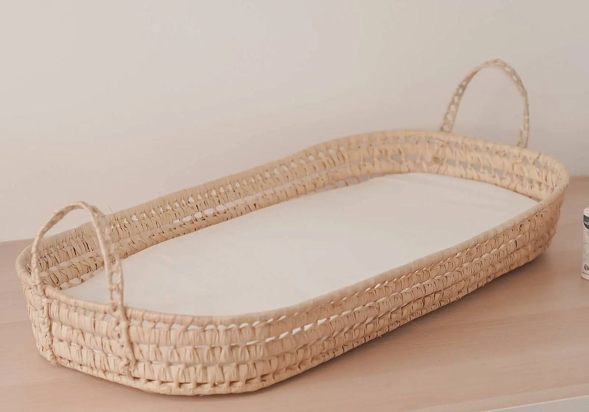 Panier à langer en osier feuilles de palmier et son matelas Lilinappy