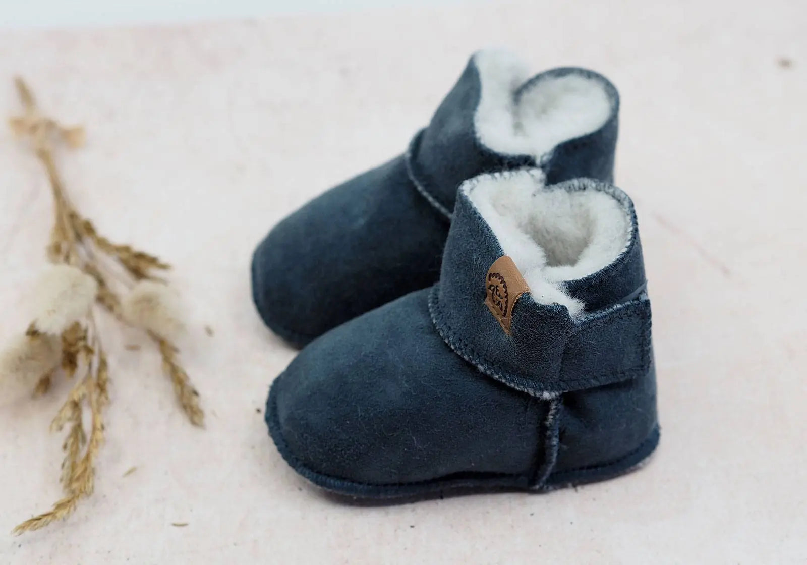 Bottines en peau d'agneau à velcro gris