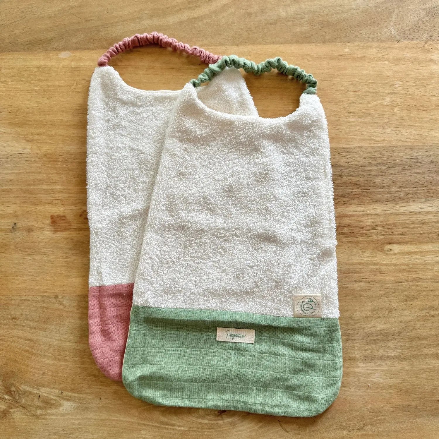 Bavoir élastiqué Pitigaïa en coton bio 