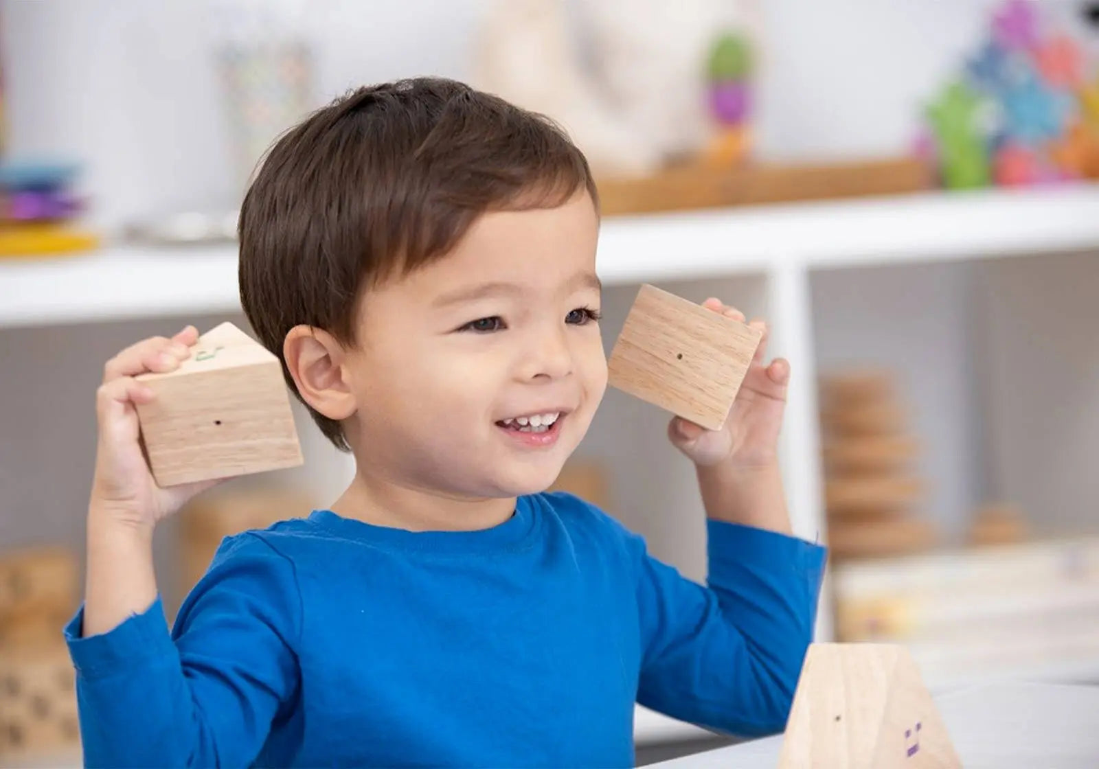 Set de 12 prismes sonores en bois Tickit Tickit