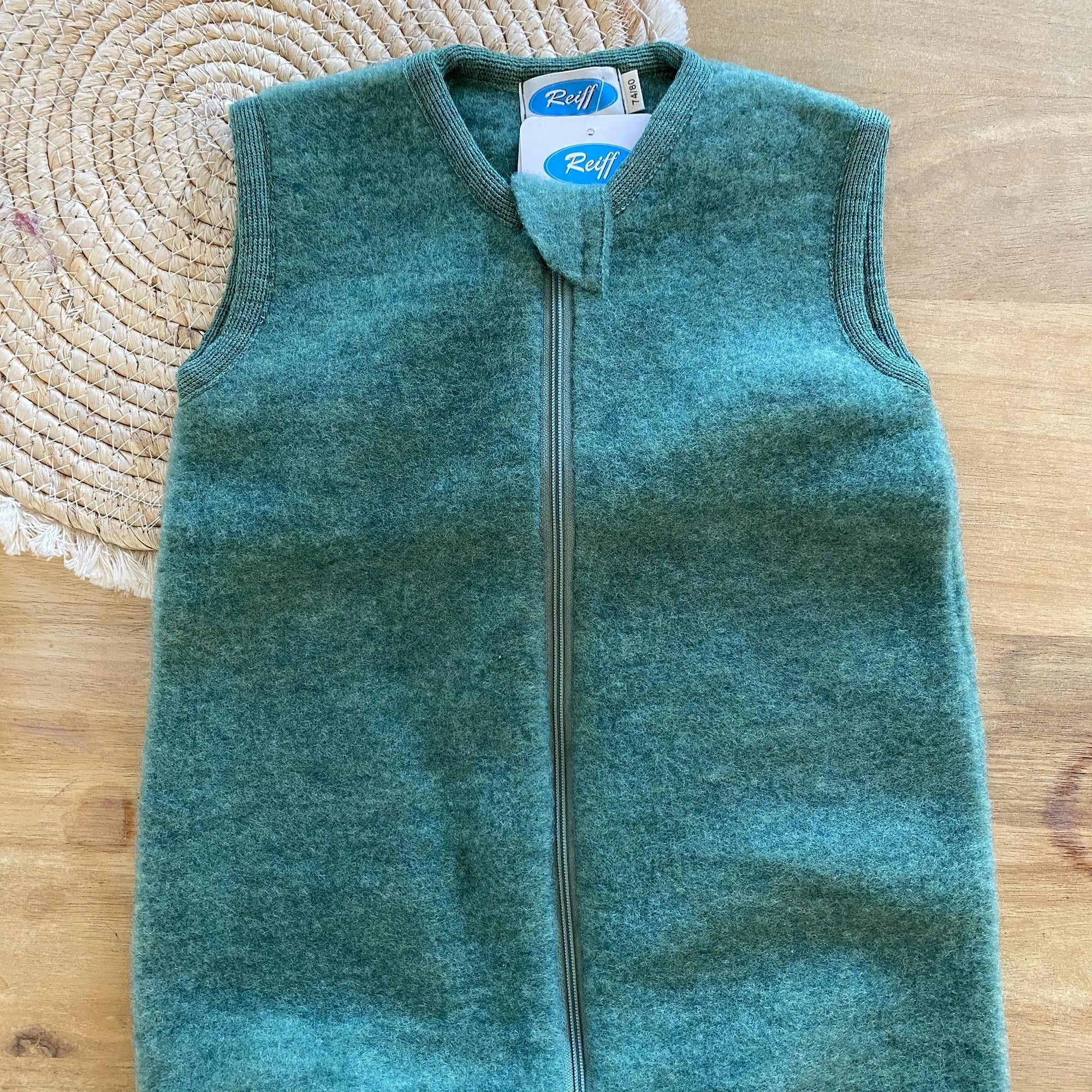 Combinaison de nuit bébé sans manches en polaire de laine bio Reiff - Vert 