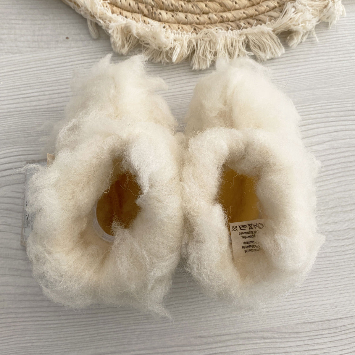 Chaussons en laine vierge et cachemire Bébé Saling - Lilinappy