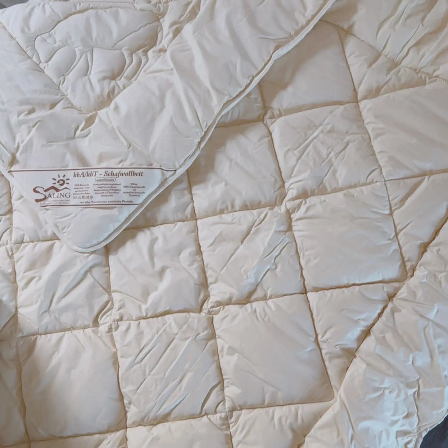 Couette matelassée MONO en laine de mouton bio Saling 