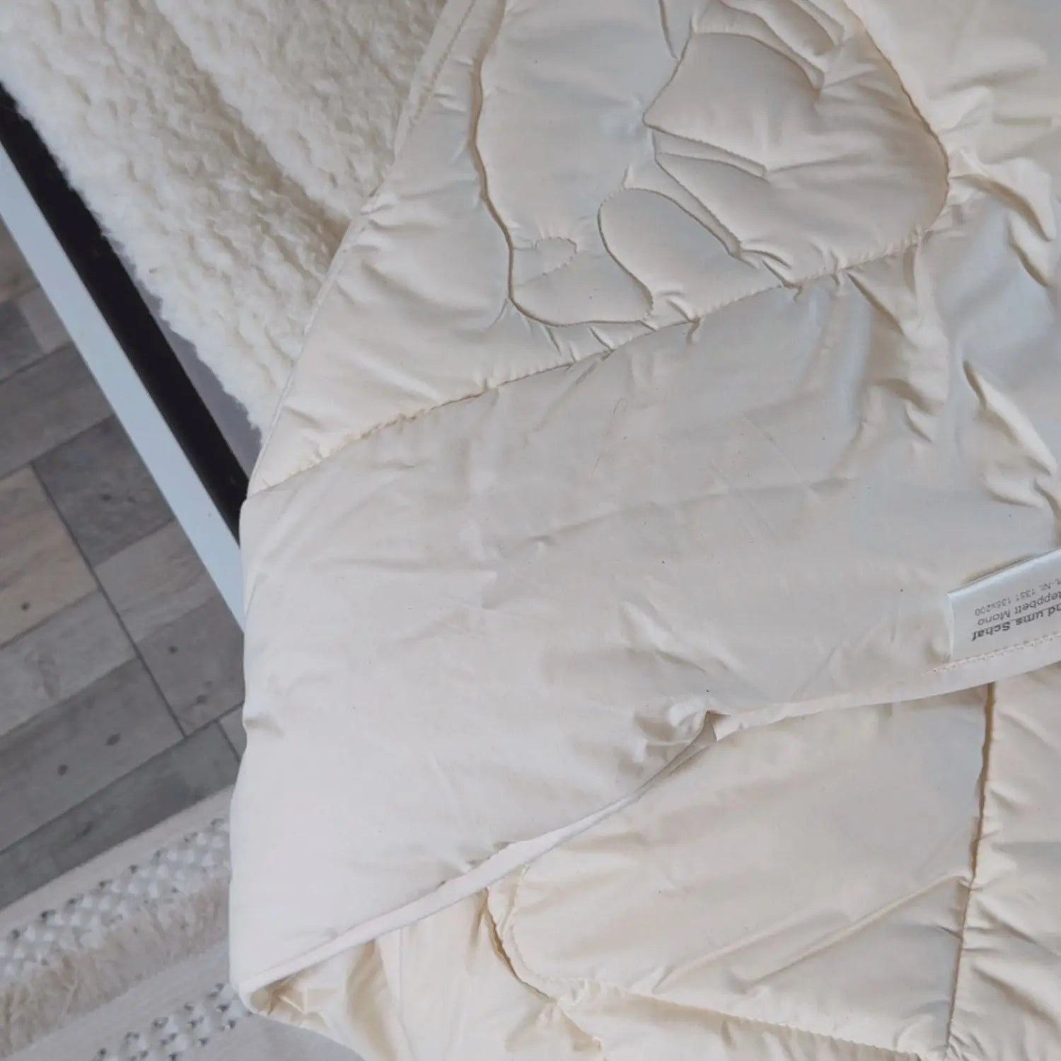 Couette matelassée MONO en laine de mouton bio Saling 