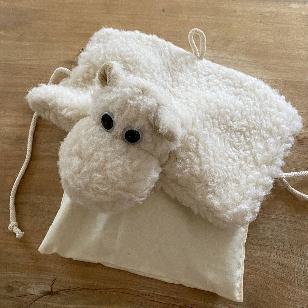 Bouillotte Hippo en laine et noyaux de cerise Saling - Lilinappy