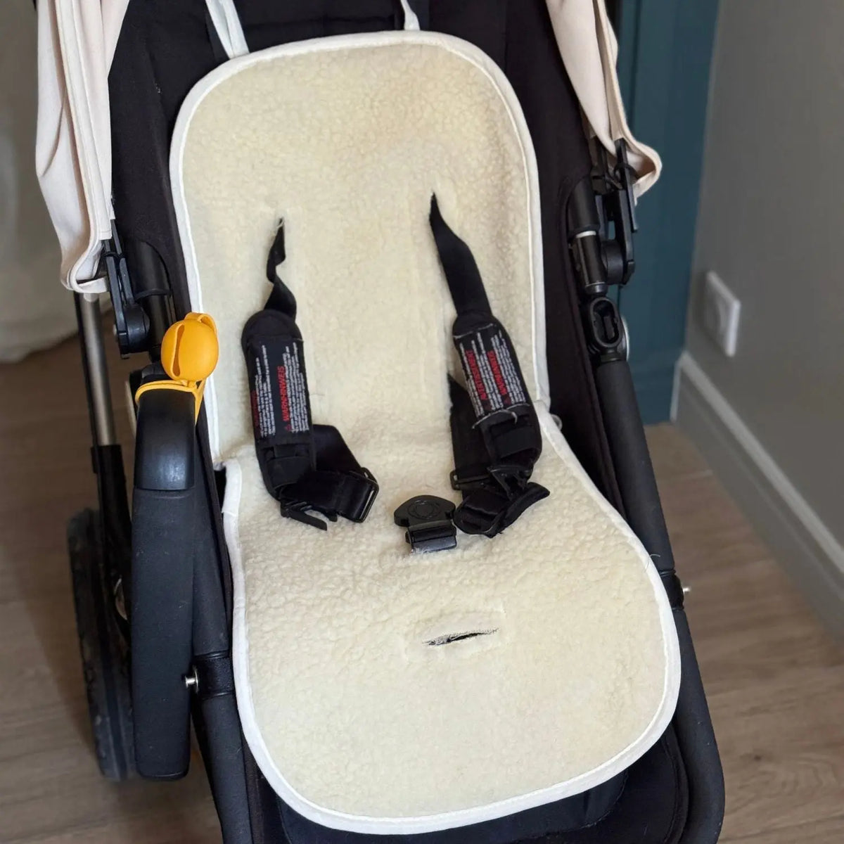 Assise universelle pour poussette & siège auto en laine Sassoupi - Naturel