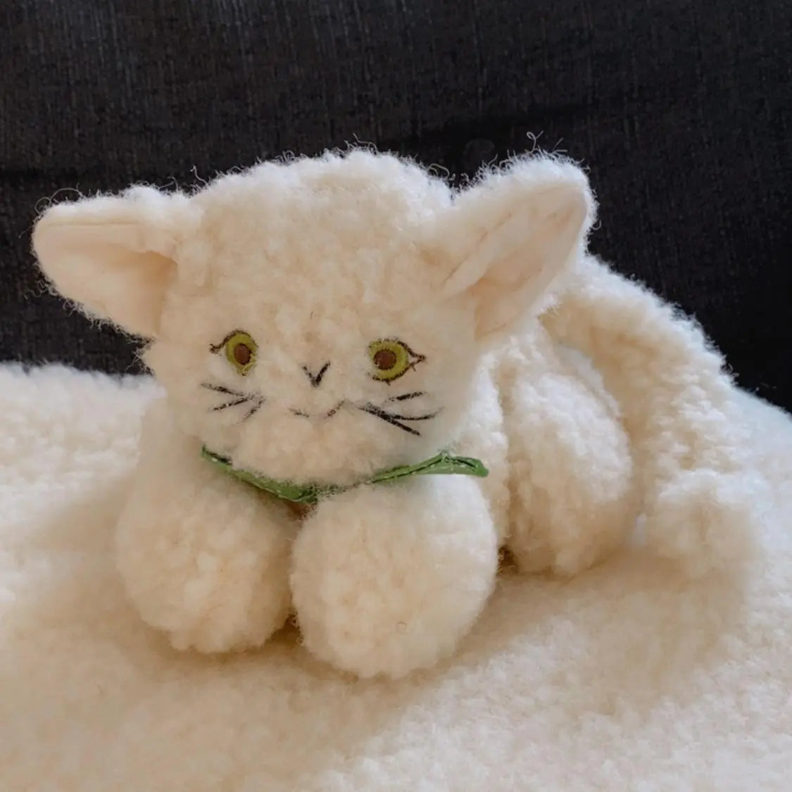 Peluche chat en laine vierge Sassoupi 