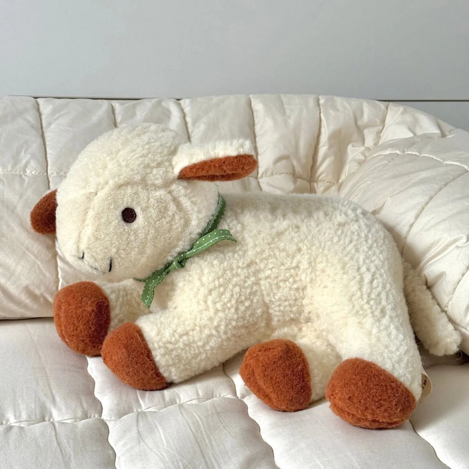 Grand mouton Sassoupi en laine vierge 