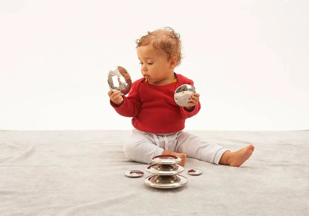 Lot de 4 balles réfléchissantes sensorielles argentées en acier inoxydable Tickit