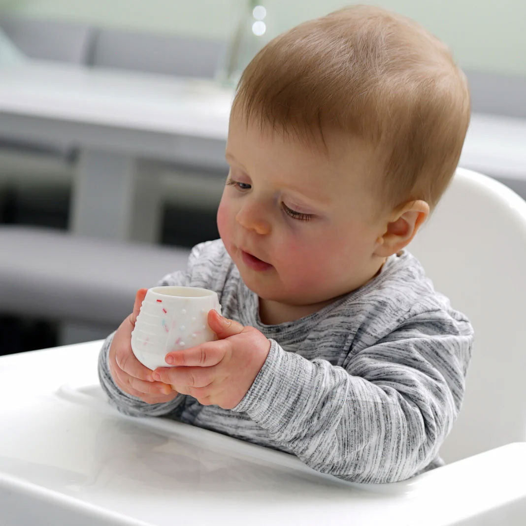 Tasse d'Apprentissage DinkyCup Tidy Tot Gris - Lilinappy