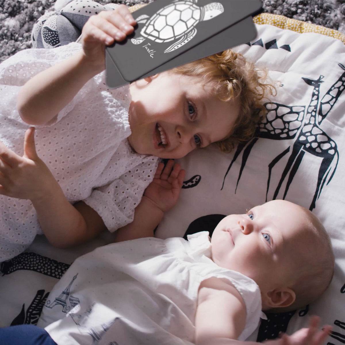 Cartes pour bébé en noir et blanc Wee Gallery - Océan - Lilinappy