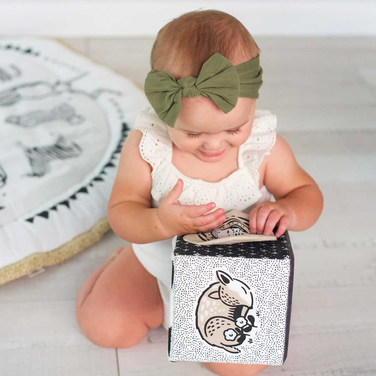 Cube sensoriel Wee Gallery Bébés animaux