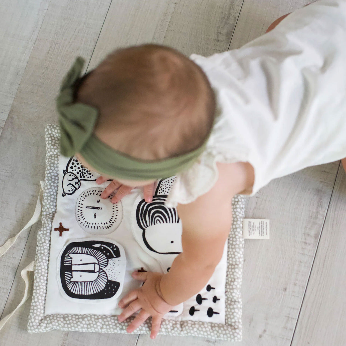 Petit tapis d'activité rond en coton bio Wee Gallery Océan