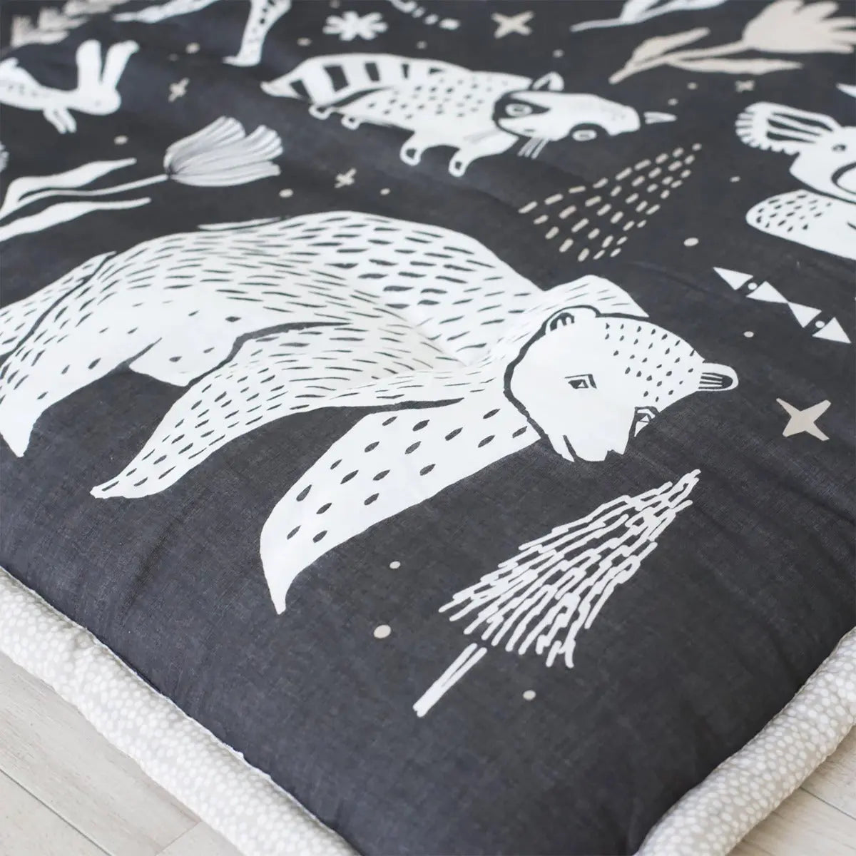 Tapis de jeu réversible en coton bio Wee Gallery - Wildlife - Lilinappy