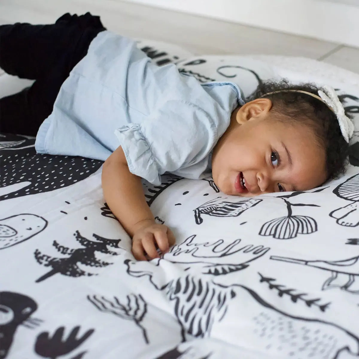 Tapis de jeu réversible en coton bio Wee Gallery - Wildlife - Lilinappy